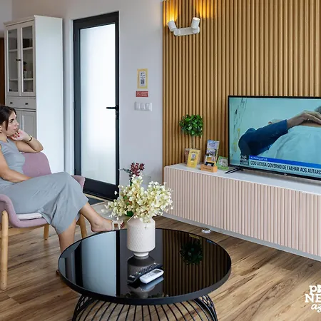 Photography House By Pontanegraazores Altares