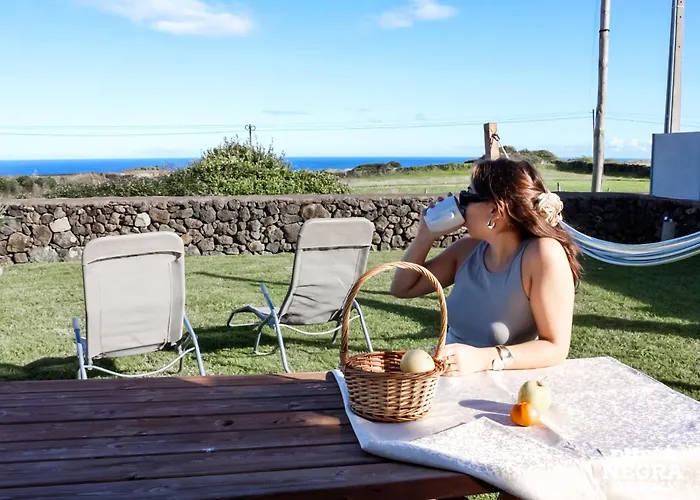 Photography House By Pontanegraazores * Altares