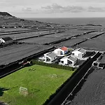 Photography House By Pontanegraazores Feriehus Altares