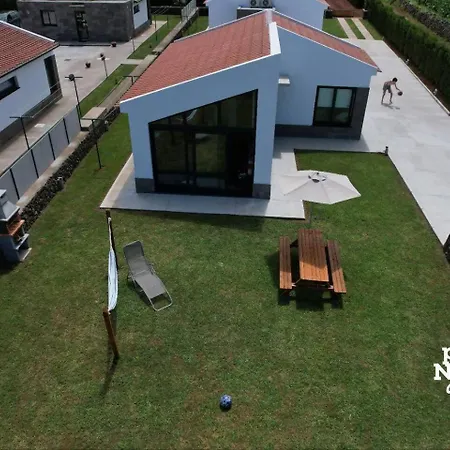 بيت للعطل Photography House By Pontanegraazores *