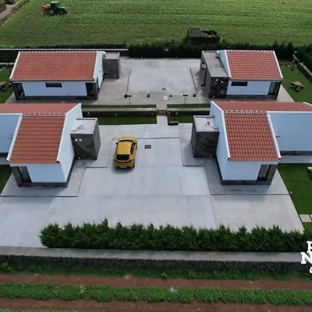 Photography House By Pontanegraazores Altares