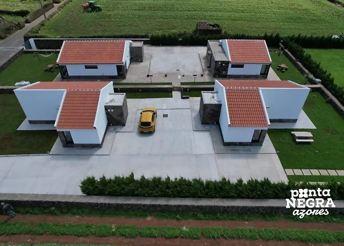 Photography House By Pontanegraazores Altares