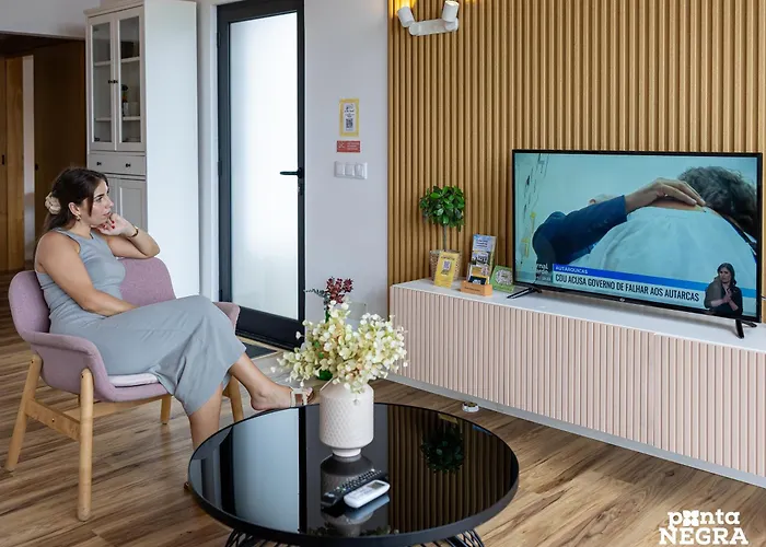 Photography House By Pontanegraazores Altares